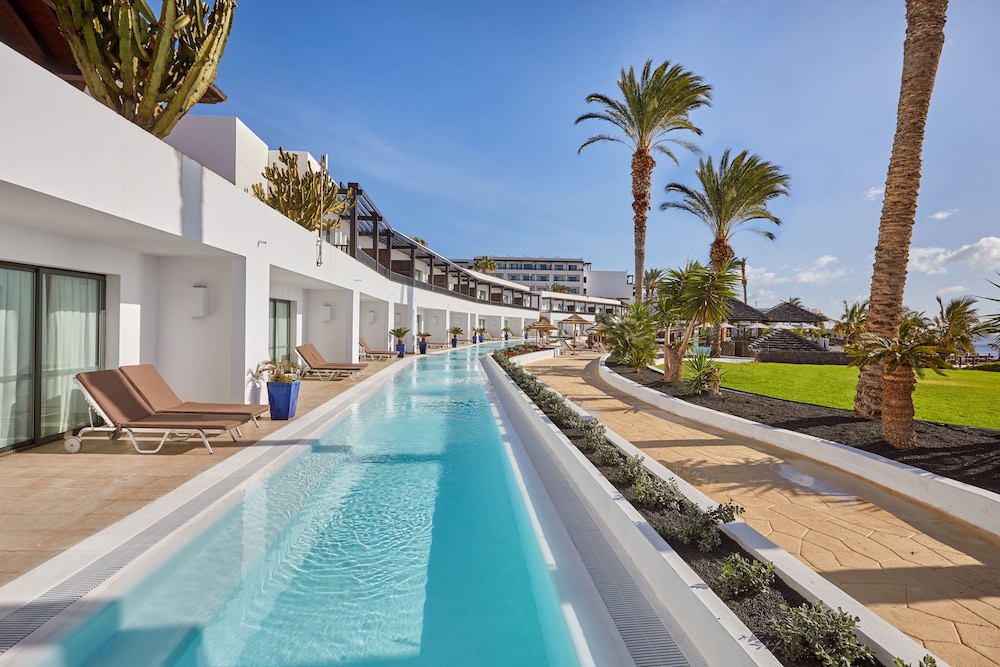 Suite, Pool Access (Terrace - Preferred Club) - Photo 7