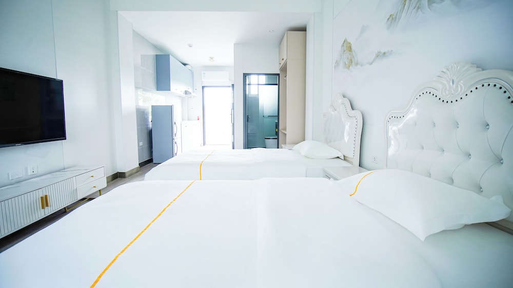 Superior Twin Room, City View