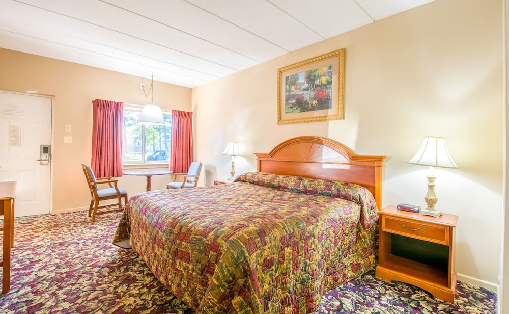 Standard Room, 1 King Bed photo 2