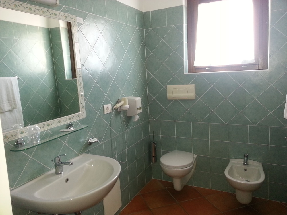 Superior Room - Photo 15