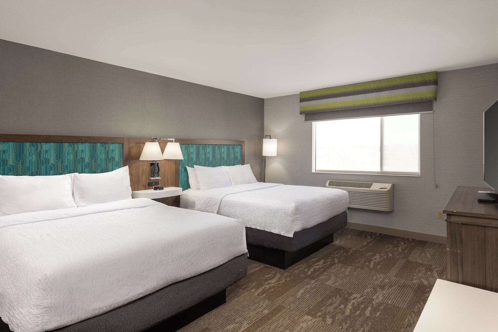 Suite, 2 Queen Beds, Non Smoking, Fireplace - Photo 4