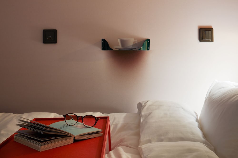 City Single Room, No Windows