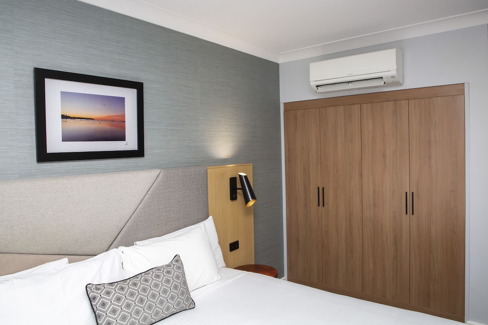 Clubside King Room photo 3