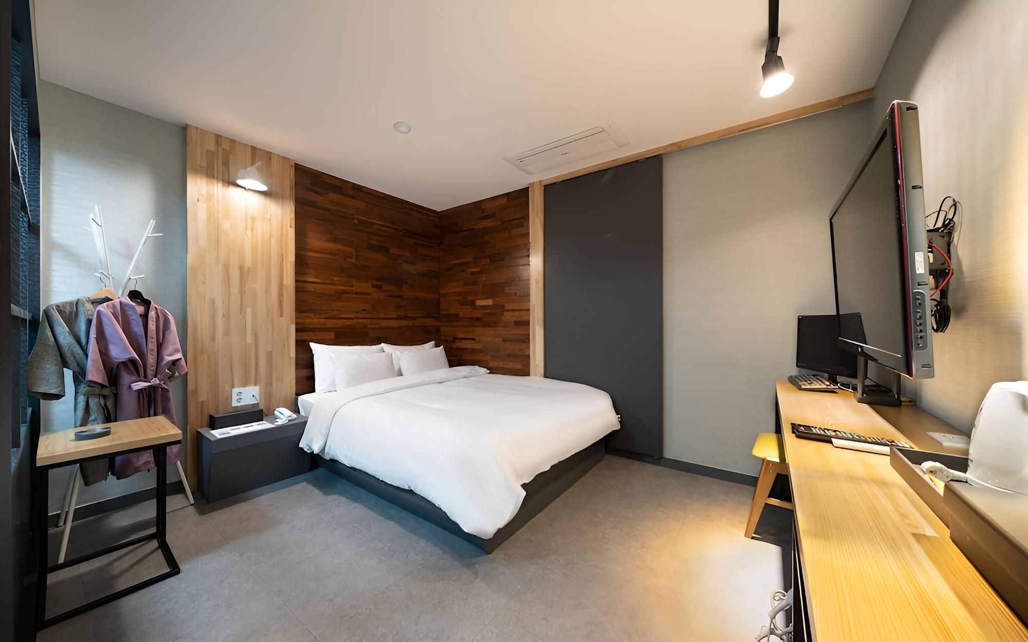 Room (Deluxe Gaming PC) - Photo 1