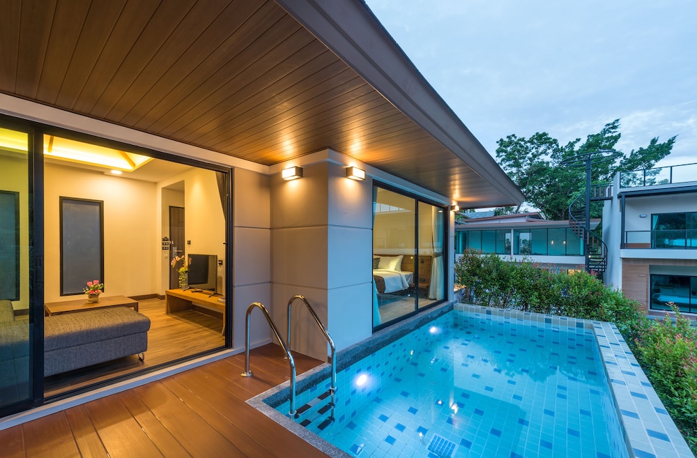Family Pool Villa photo 1