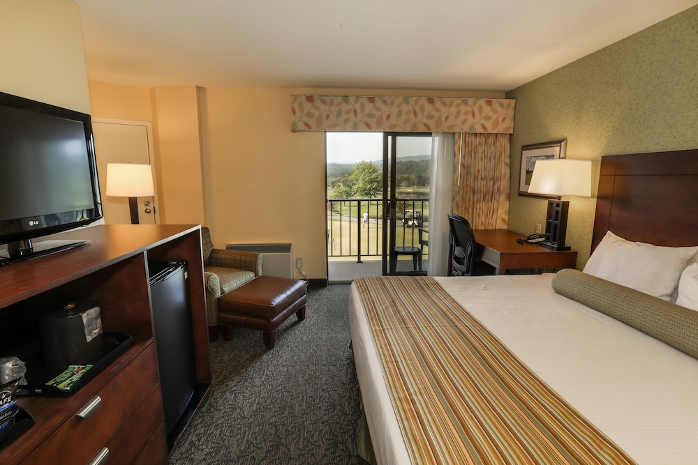 Room, 1 King Bed, Golf View (Fairway) - Photo 2