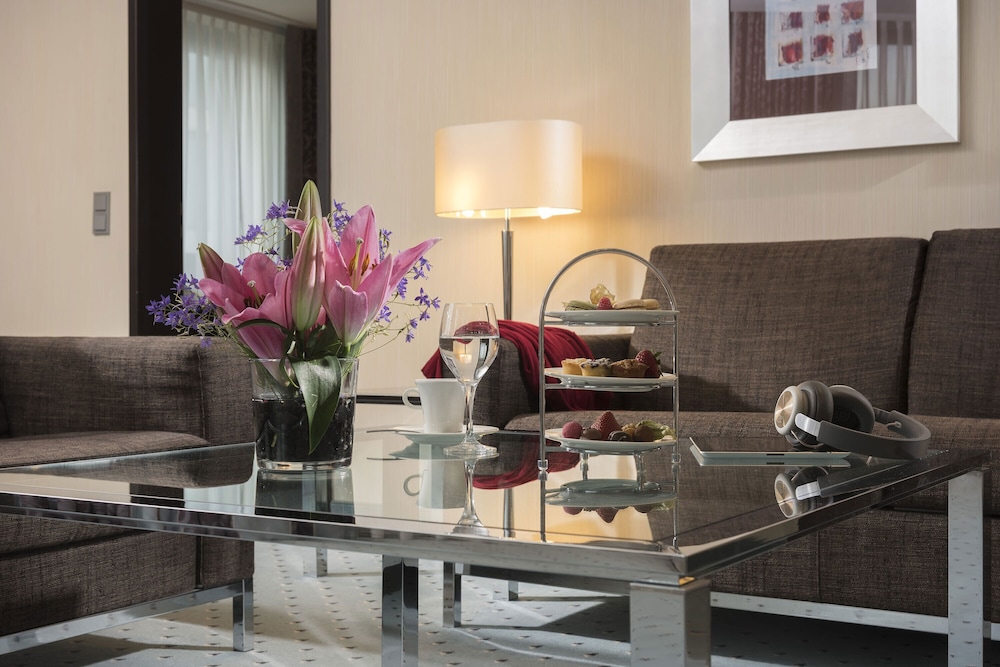Junior Suite (Double Use) - Photo 3