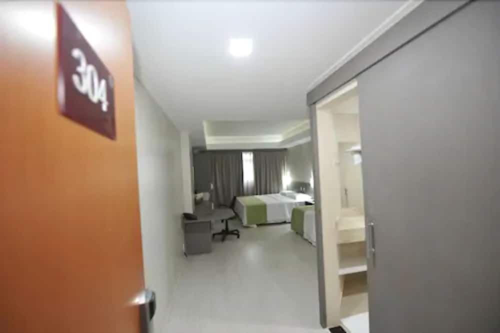 Deluxe Triple Room, 1 Bedroom photo 2