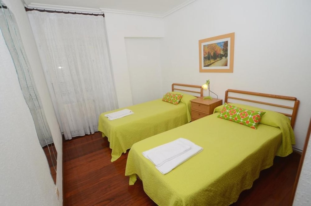 Apartamento familiar, 3 habitaciones, vista al jardín