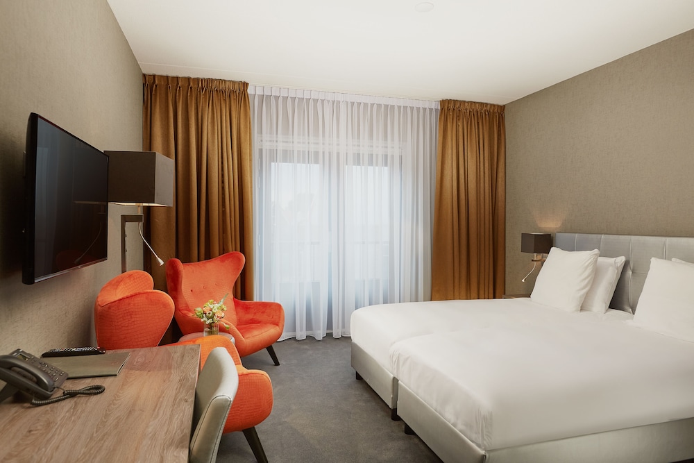 Room, Accessible photo 2