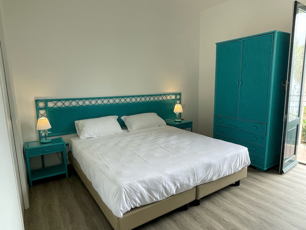 Superior Double or Twin Room, Sea View - Photo 1
