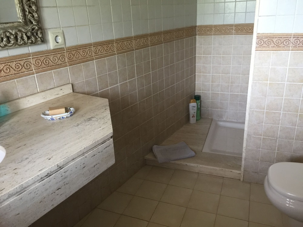 Deluxe Double Room, Private Bathroom - Photo 8