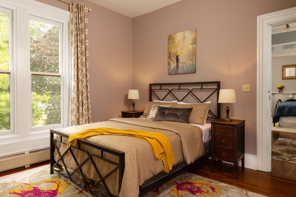 Deluxe Room, Private Bathroom (Lavender) photo 1