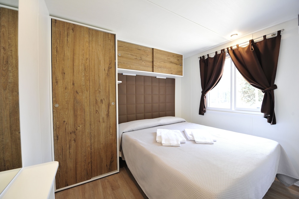 Mobile Home, 3 Bedrooms (Girasole) photo 2