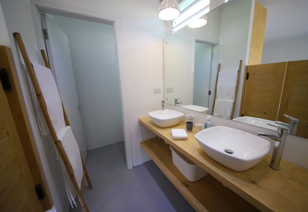 Design Studio, 1 Queen Bed, Non Smoking, Garden View photo 3