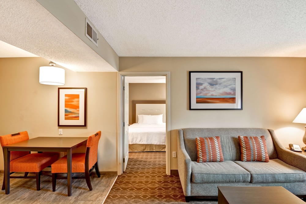 Suite, 1 King Bed, Accessible, Bathtub - Photo 1