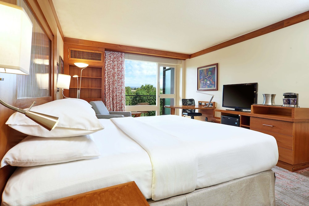 Executive Room, 1 King Bed - Photo 3