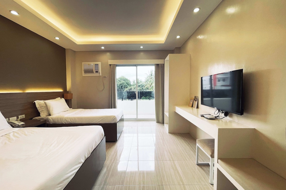Deluxe Suite - Photo 6