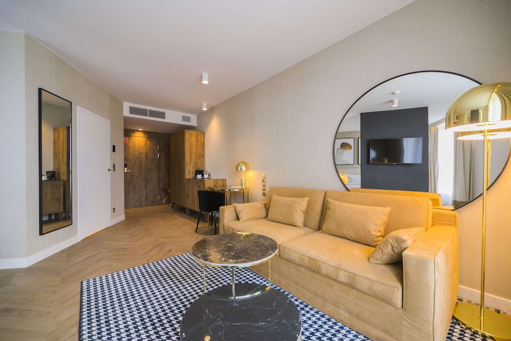 Junior Suite thumbnail 6