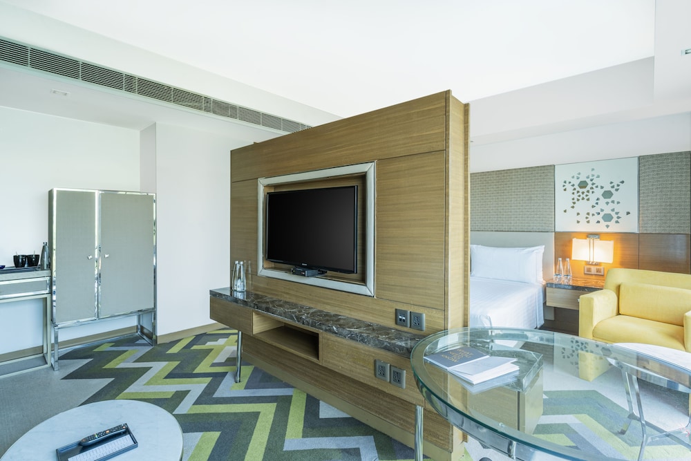 Junior Suite, 1 King Bed - Photo 5