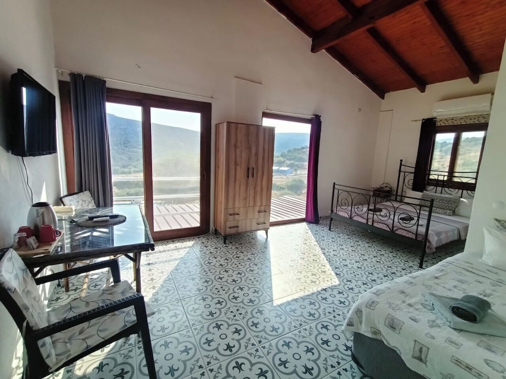 Panoramic Triple Room photo 1