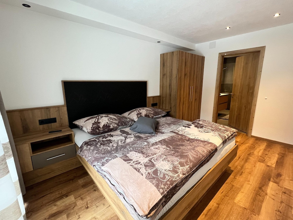 Apartment photo 2