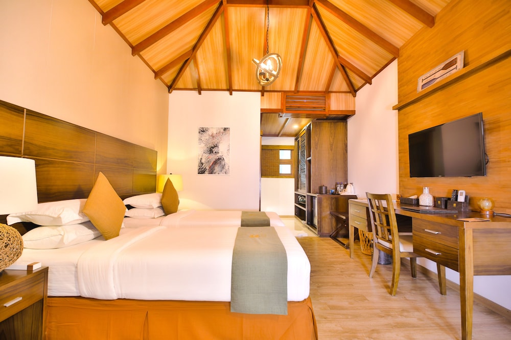 Superior Double Room, Garden View, Beachside photo 3