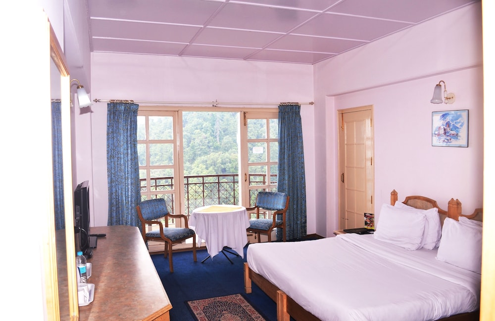 Royal Duplex With Balcony and Valley View - Photo 3
