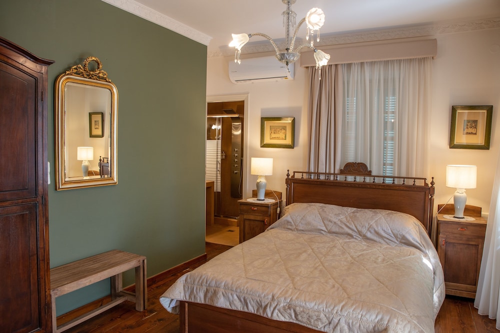 Deluxe Suite, 2 Bedrooms, Balcony, Garden View