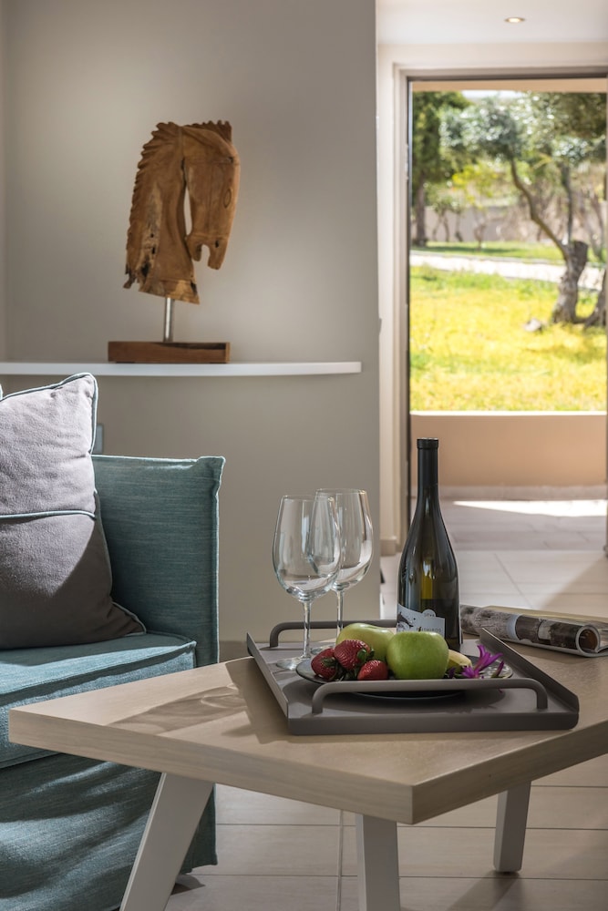 Split Level Deluxe Suite Sea View - Photo 4