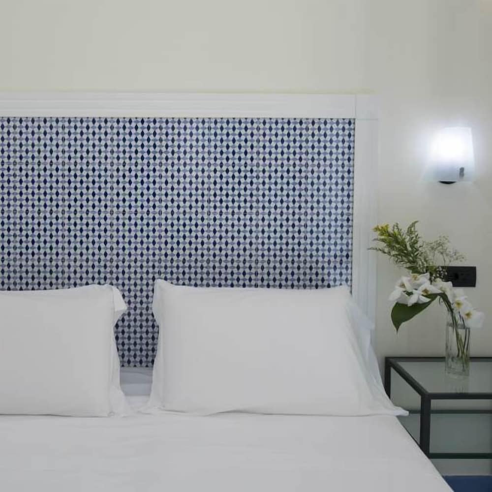 Classic Double Room, Partial Ocean View photo 2