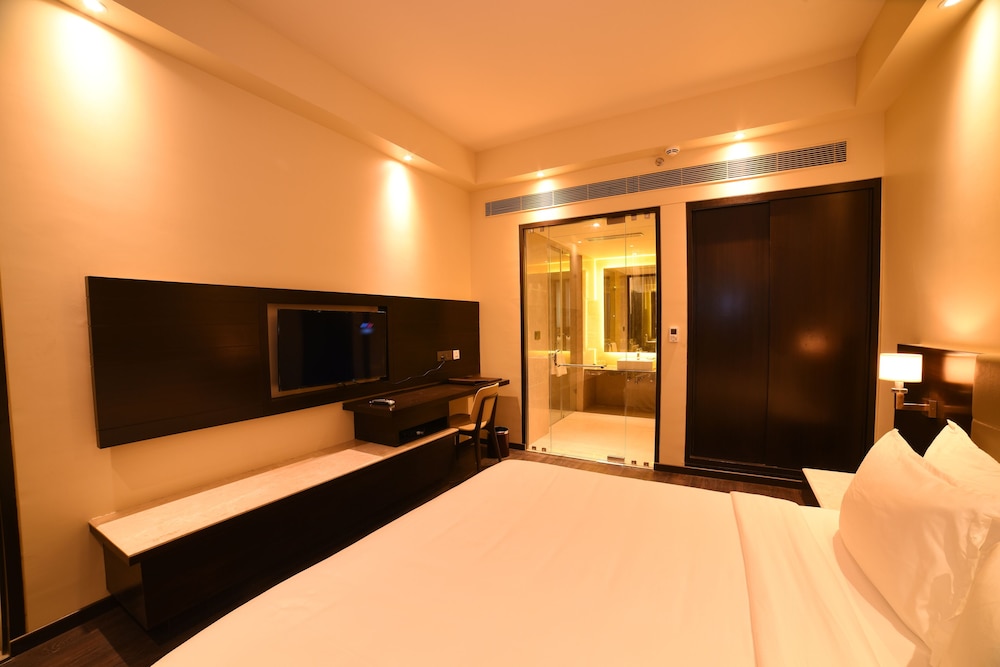 Fern Club Room photo 3