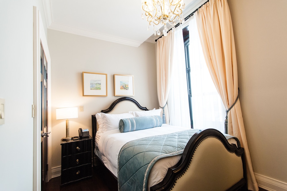 Penthouse, Harbor View