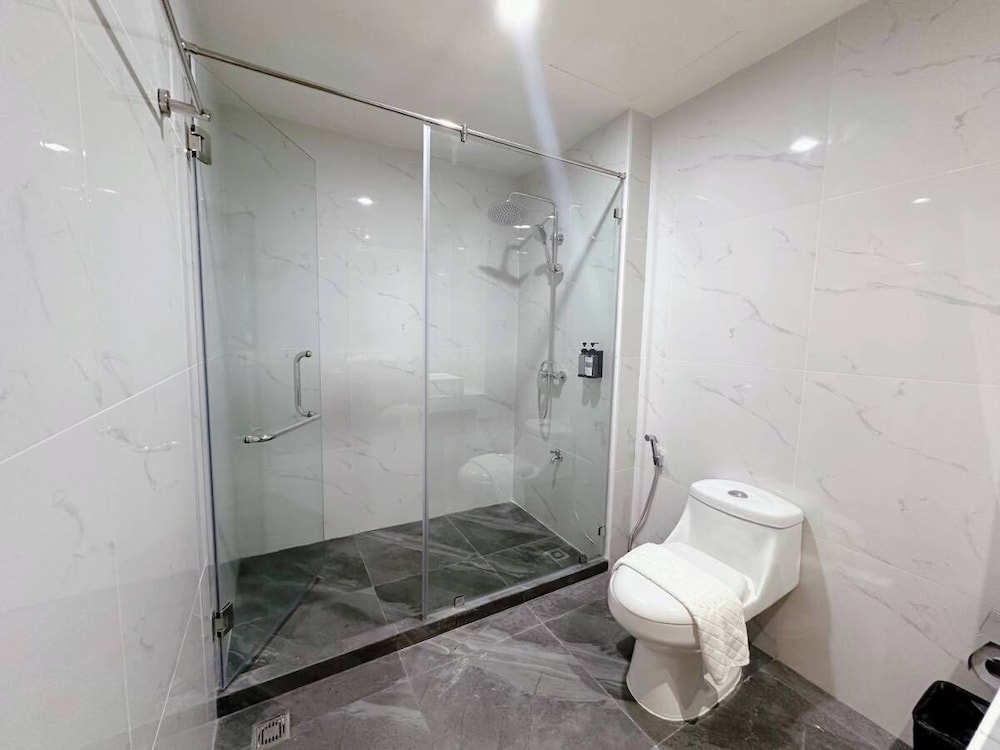 Deluxe Double or Twin Room, Balcony, City View photo 3