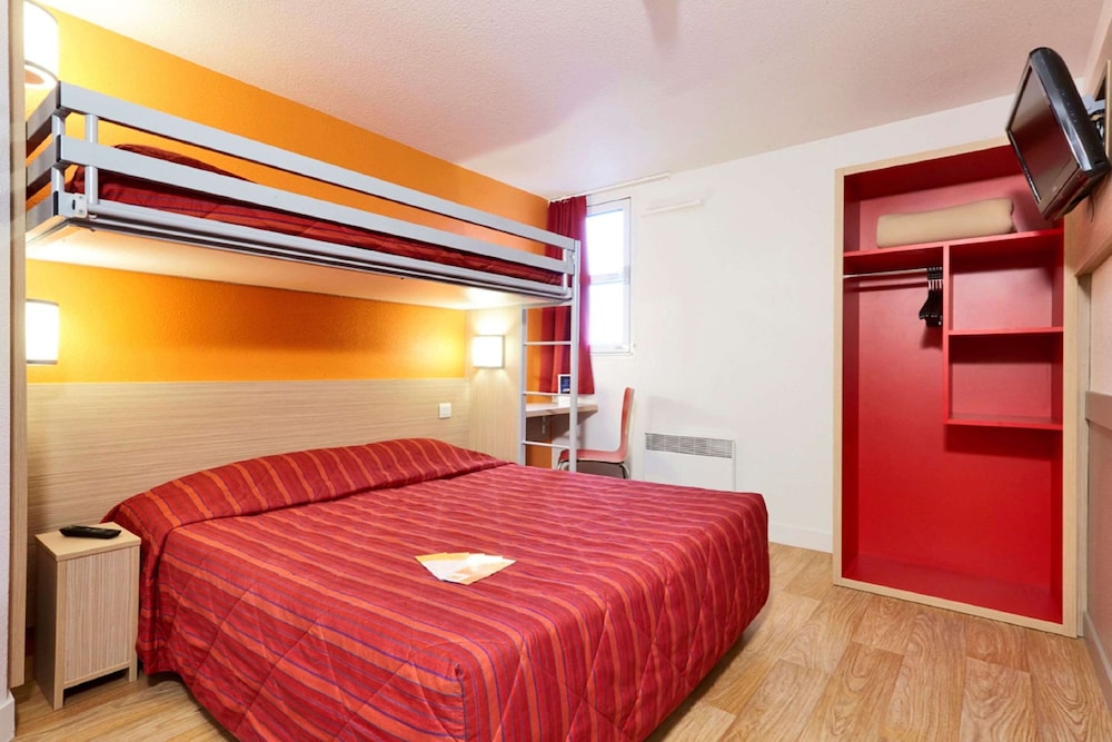 Standard Room, 3 Twin Beds photo 1