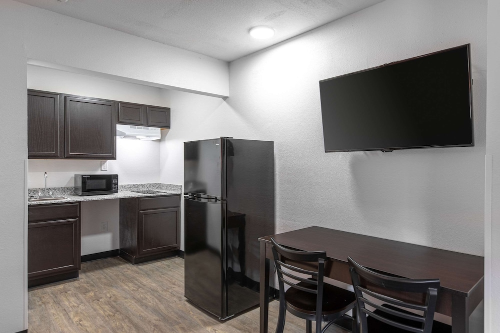 Deluxe Room, 2 Queen Bed, Non-Smoking, Kitchenette photo 2