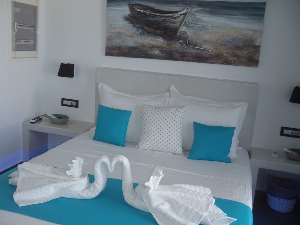 Luxury Duplex, 3 Bedrooms, Kitchen, Partial Sea View