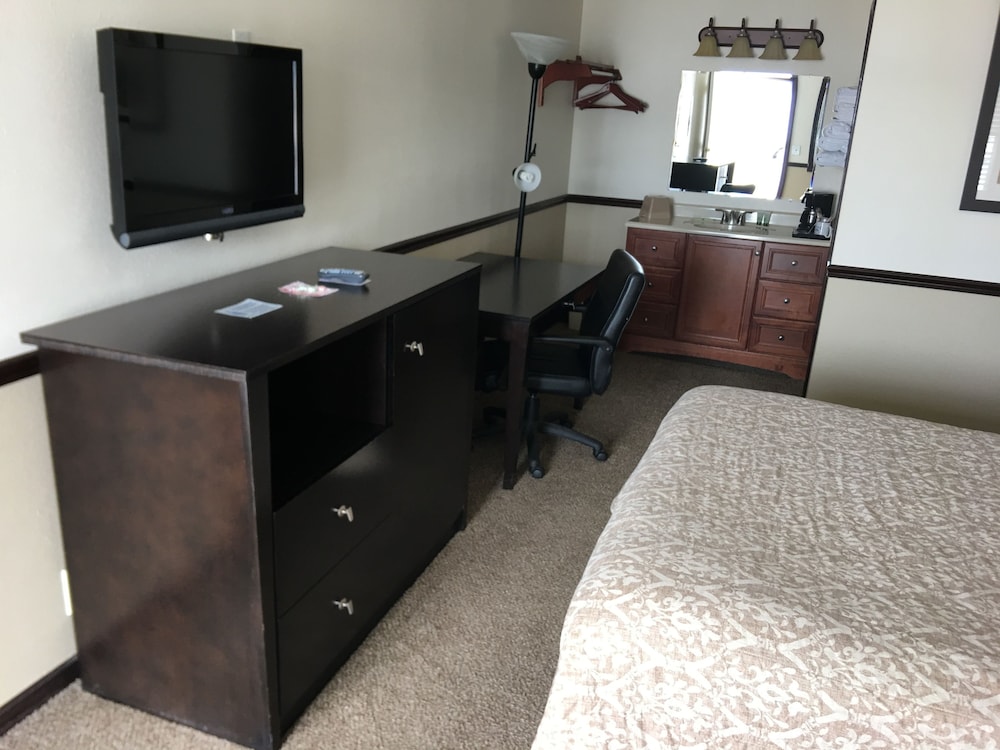 Elite Single Room, 1 Queen Bed, Mountain View photo 2