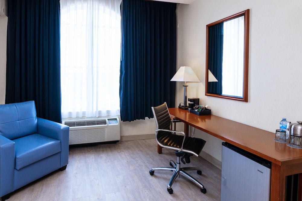 Deluxe Room, 2 Queen Beds, Park View (Classic Queen) photo 3