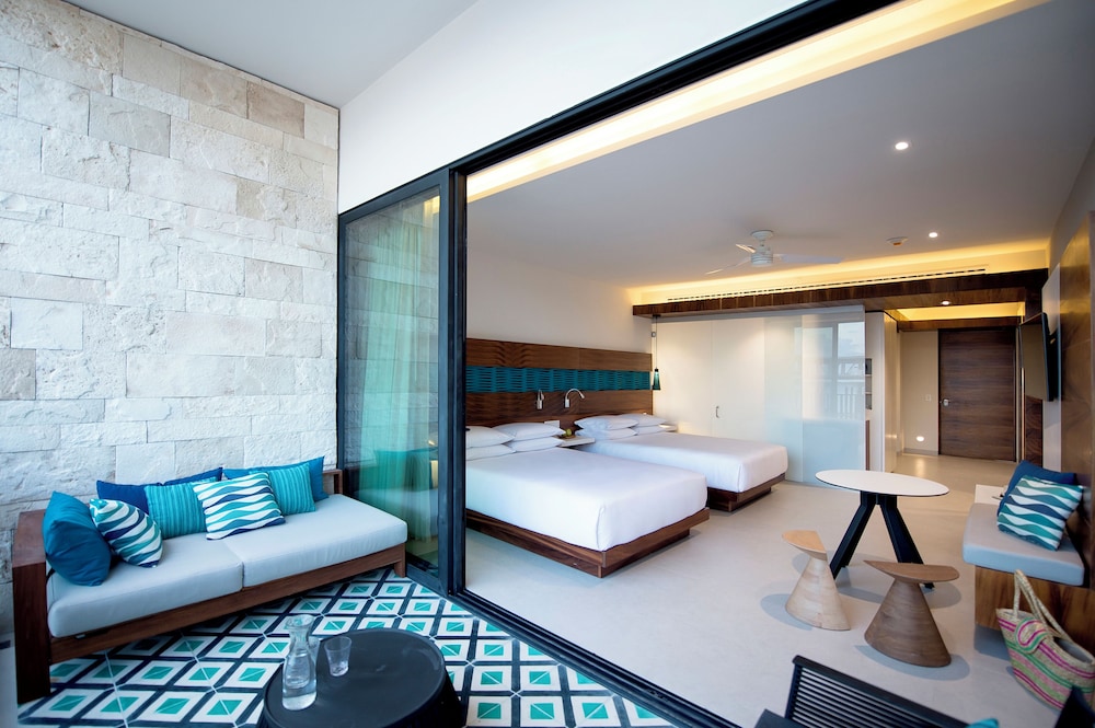 Premium Room, 2 Queen Beds, Partial Ocean View