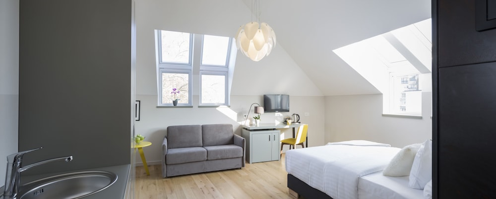 Junior Studio Suite, City View
