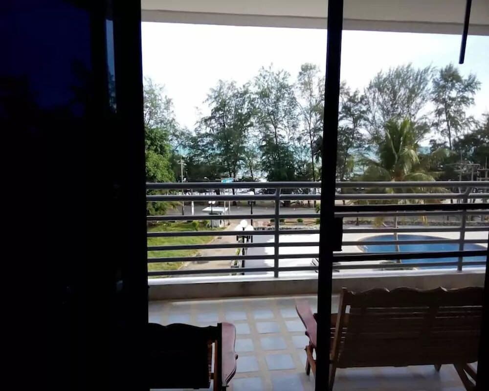Family Double Room, 2 Bedrooms, Ocean View, Beachfront photo 2