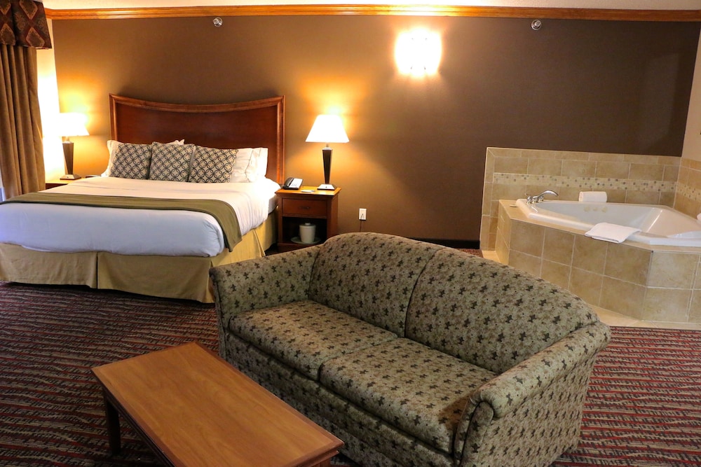 Suite, 1 King Bed With Sofa Bed, Jetted Tub - Photo 9