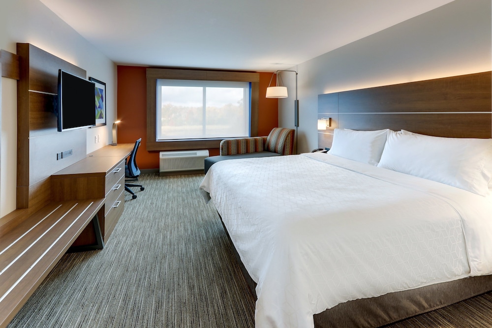Suite, Accessible, Non Smoking (Communications) - Photo 4