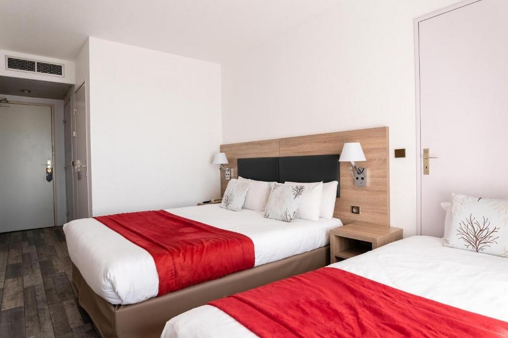 Standard Triple Room photo 2