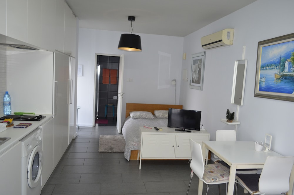 Comfort Apartment photo 1
