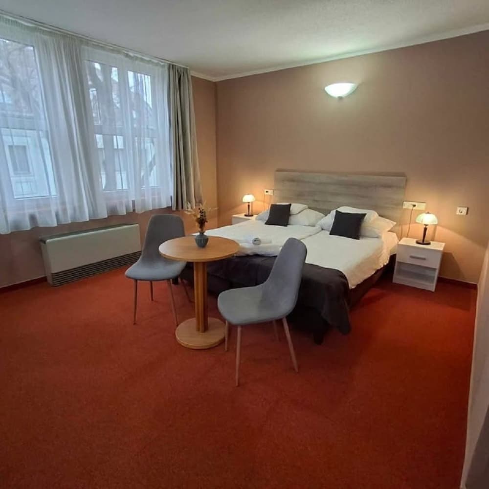 Standard Quadruple Room, Multiple Beds photo 3