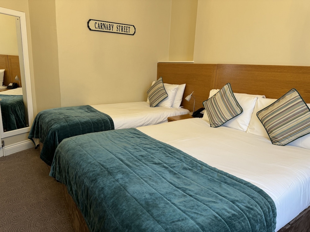 Family Triple Room, Ensuite photo 3