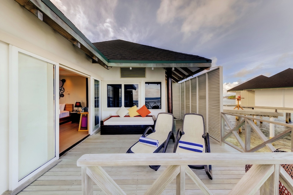 Bungalow, Overwater