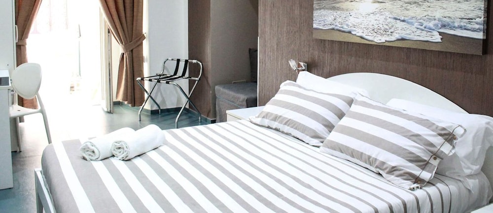 Classic Double or Twin Room, Courtyard View
